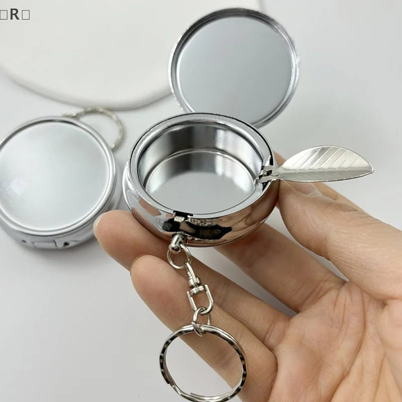〔R〕Portable Mini Ashtray With Key Chain Metal Pocket Ashtray Mini Ash Box Case Ash Tray Vehicle Cigarette Ashtray Outdoor Travel